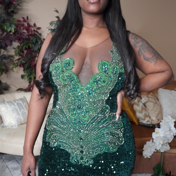 Green handmade event dress - Picture 3 of 5